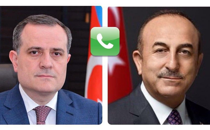 Mövlud Çavuşoğlu Ceyhun Bayramovla telefonla danışdı