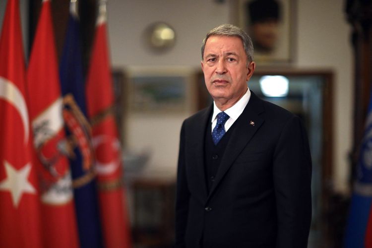 Türkiyə və Azərbaycanın Müdafiə nazirləri arasında telefon danışığı olub
