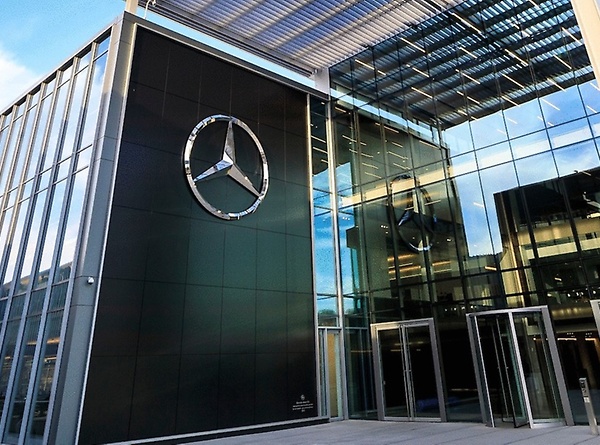 “Mercedes-Benz” Ermənistana dəstək verən paylaşımlarını sildi