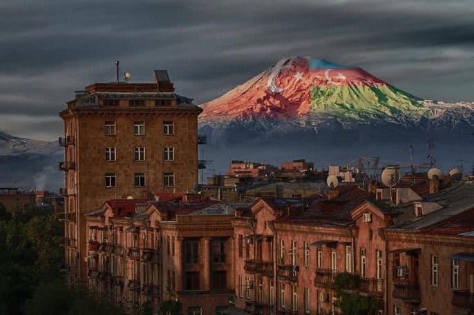 Ağrı dağının Ermənistan tərəfi Azərbaycan-Türkiyə bayraqları ilə işıqlandırılacaq - FOTO