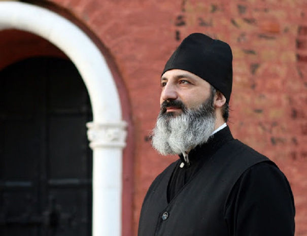 “Paşinyan psixi xəstədir, gəzən fəlakətdir” - Erməni keşiş