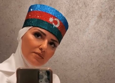 Xuraman Şuşalı bayraqdan papaq qoydu, tənqidlərə tuş gəldi - FOTOLAR