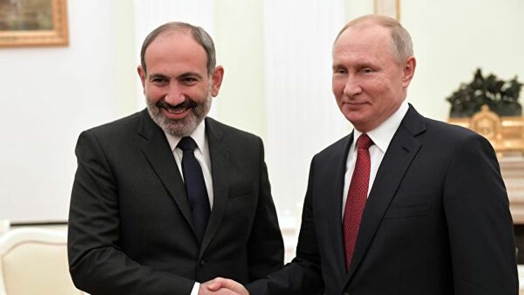 Putinlə Paşinyan arasında telefon danışığı olub