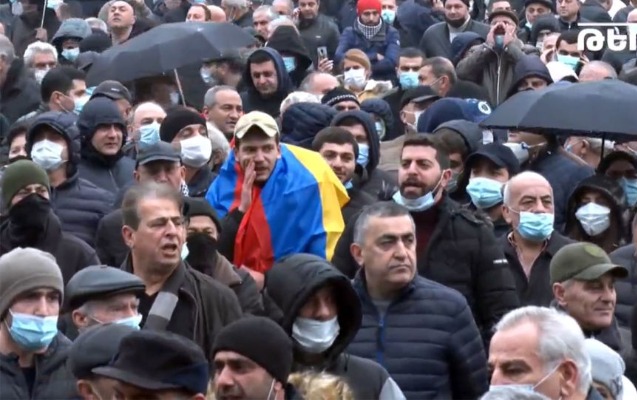 Yerevanda etirazçılar Paşinyanın istefasını tələb edir - VİDEO
