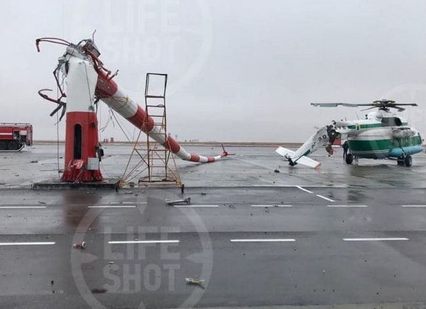 Rusiyada helikopter işıq dirəyinə çırpıldı - VİDEO