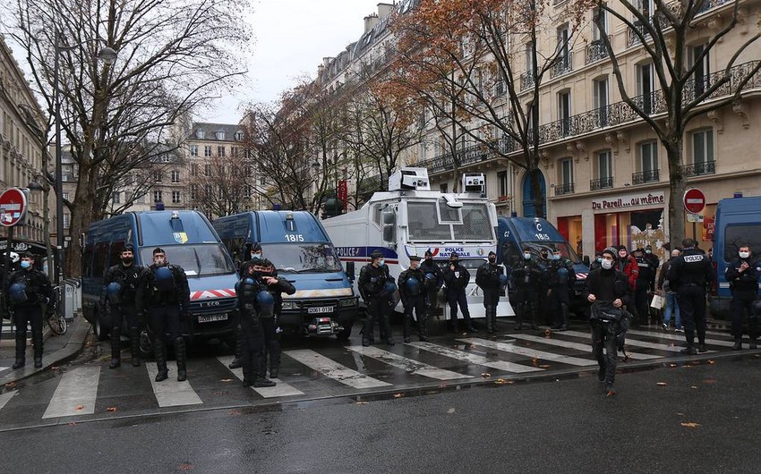 Parisdən 100-dən çox nümayişçi saxlanıldı