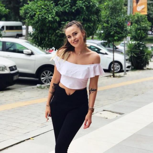 43 yaş kiçik sevgilisi Tatlısəsi keçmiş həyat yoldaşından qısqanıb evi tərk etdi - FOTO