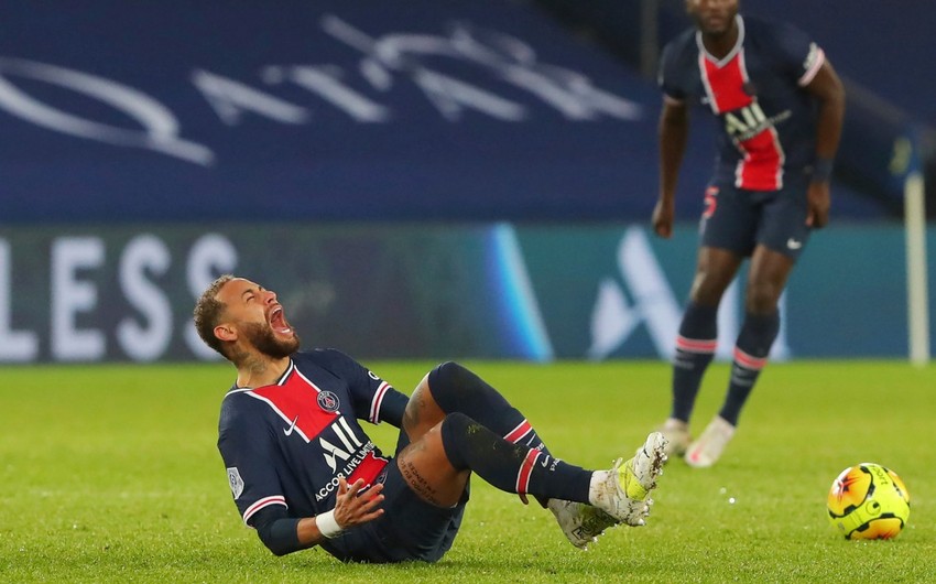 Neymar zədələndi, meydanı xərəkdə tərk etdi