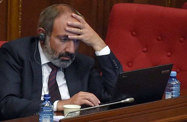 Paşinyan indi də müavinini Moskvaya göndərir