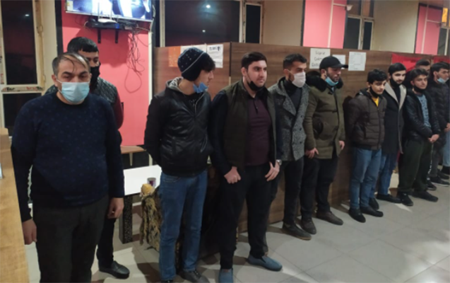 Kompüter oyunları zalında 20 nəfər saxlanıldı - FOTO