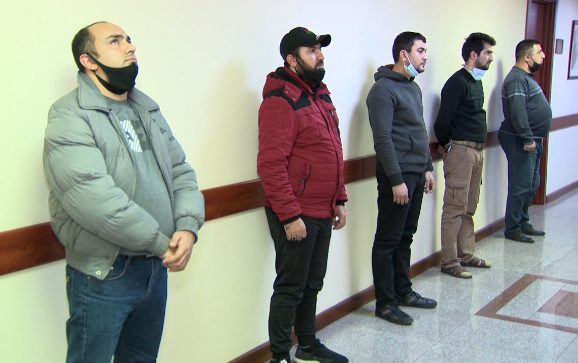 Məşhur taksi şirkətinin rəhbərliyi saxlanıldı: Polisi aldatmaq üçün şəbəkə yaradıblar - VİDEO