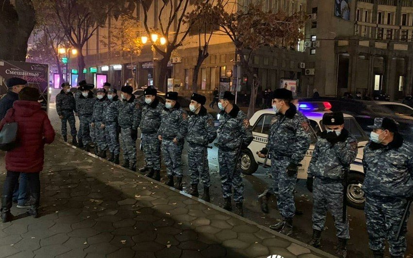 Yerevanın mərkəzi yolları bağlandı – Polis vətəndaşlarla toqquşdu