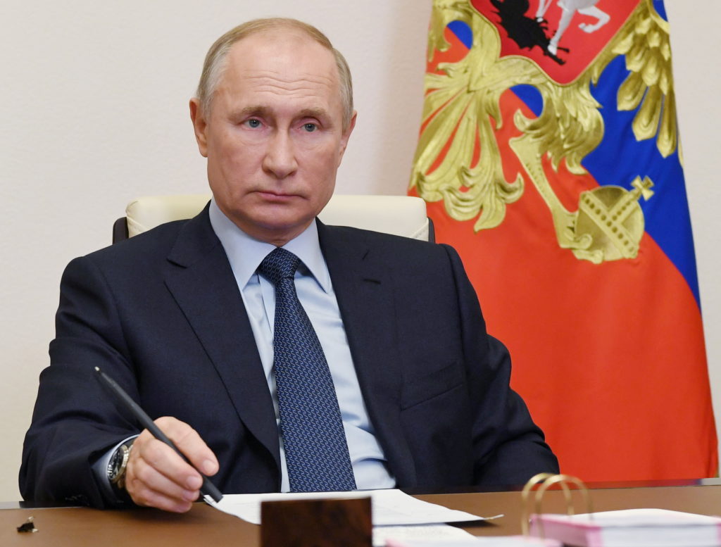 “Putin onların ayağına atəş açmayacaq” – Peskov Rusiya prezidenti ilə bağlı qorxusundan danışdı