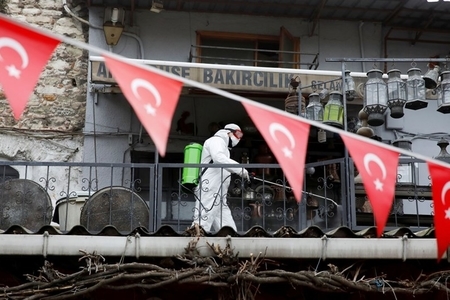 Türkiyədə 56 saatlıq “Evdə qal!” rejimi başladı
