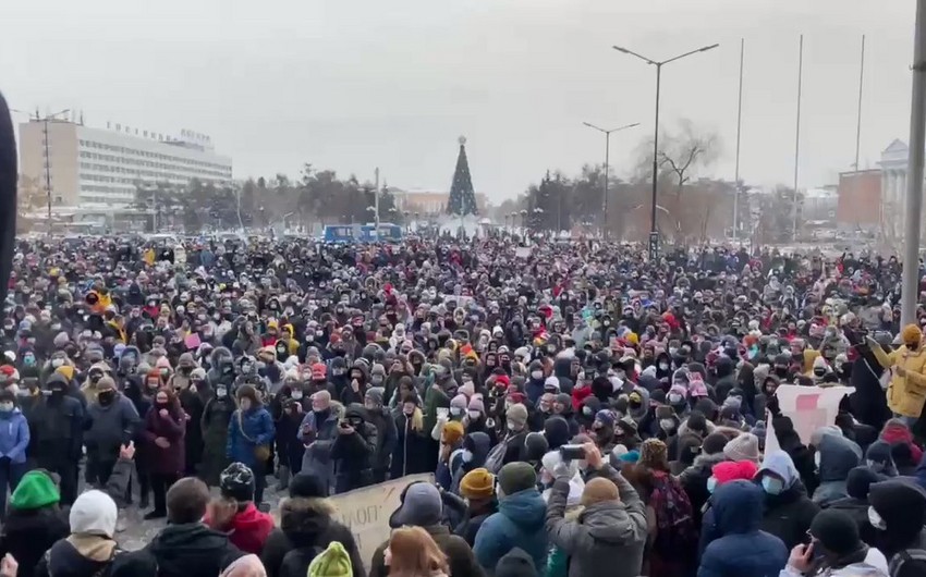 51 dərəcə şaxtada mitinq - Rusiyada 200 nəfər saxlanıldı
