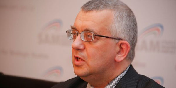 Rusiyalı politoloq Ermənistandakı böhranla bağlı hesabat hazırladı
