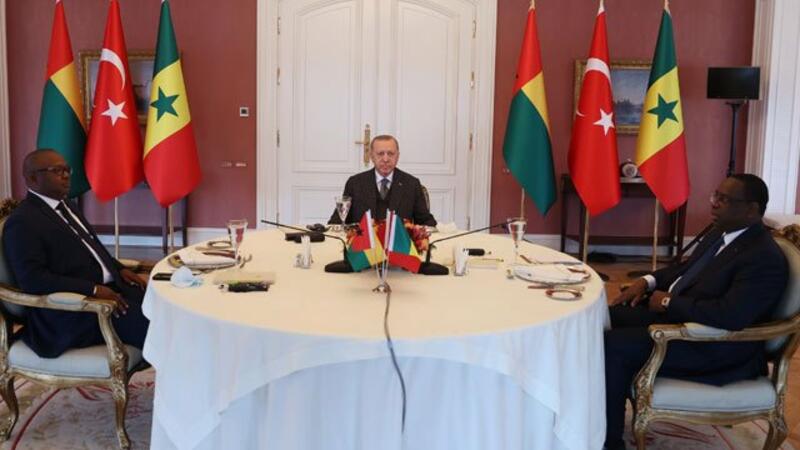 Ərdoğan iki Afrika prezidentini eyni masada qəbul etdi