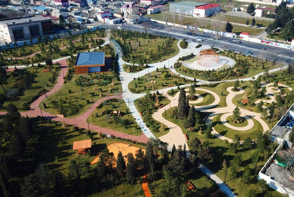 Prezident və birinci xanım Yasamalda yeni parkın açılışında - FOTOLAR