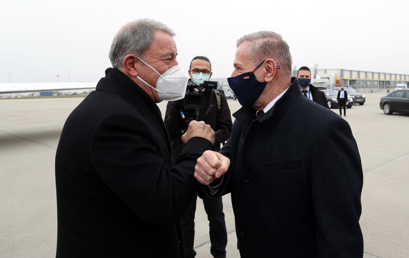 Hulusi Akar Macarıstana getdi - FOTO