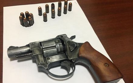 Keçmiş məhkum “Revolver”lə saxlanıldı - FOTO