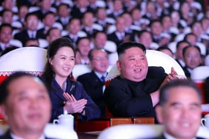 Kim Çen Inın xanımı bir ildən sonra ilk dəfə göründü