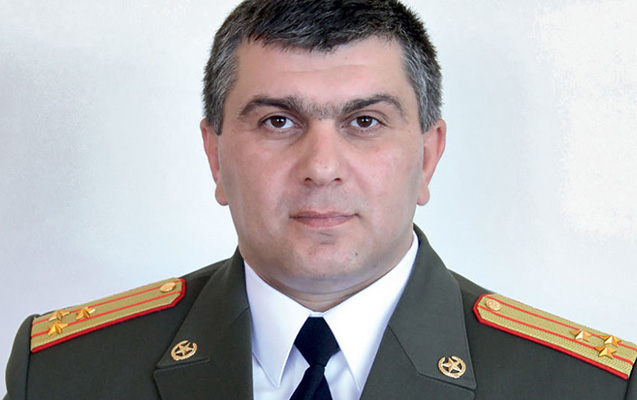 Daha bir erməni general Paşinyanın istefasını tələb etdi