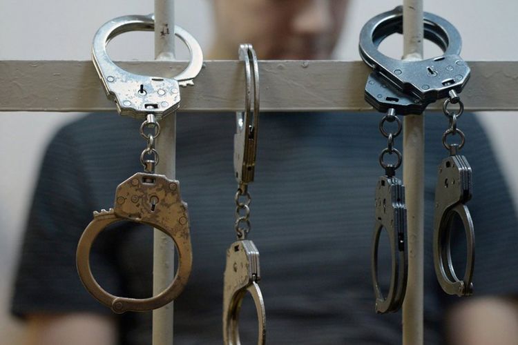Bakıda avtomobildən 9 500 manat pul oğurlanıb