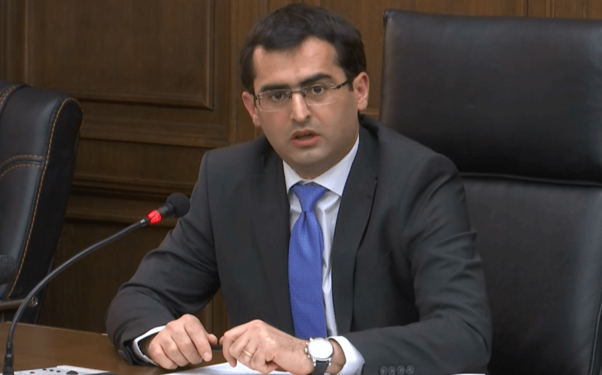 Ermənistanda nazir istefa verdi
