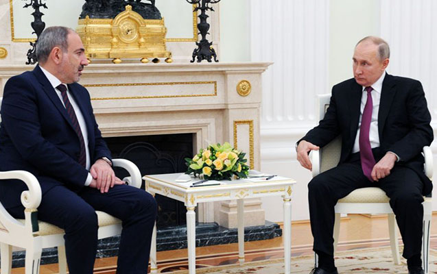 Putinlə Paşinyanın görüşü başladı