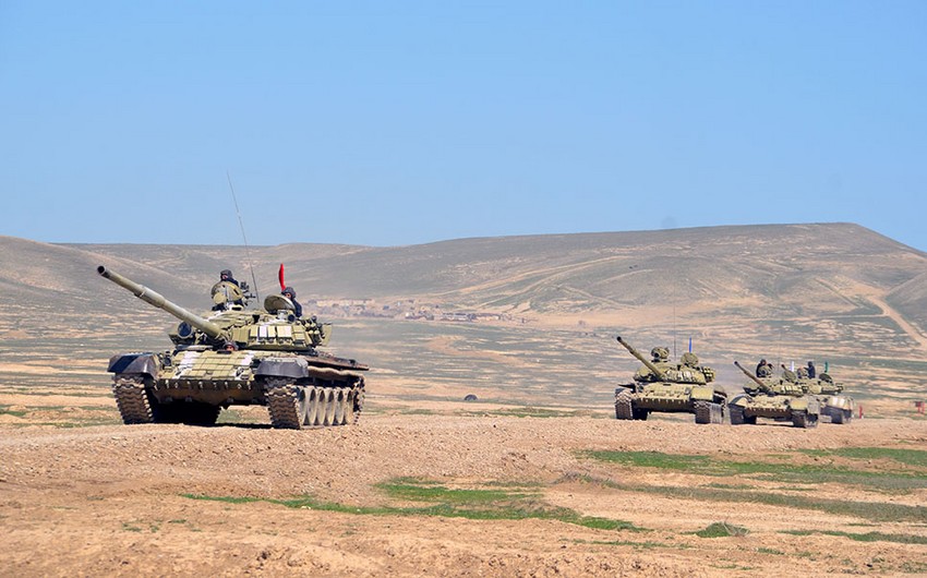 Azərbaycan Ordusunun tank bölmələrinin intensiv döyüş hazırlığı məşğələləri keçirilir - FOTO/VİDEO