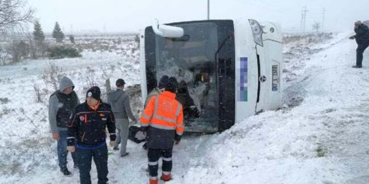 Türkiyədə turistləri daşıyan 2 avtobus aşdı: 1 ölü, 46 yaralı
