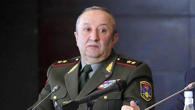 General Akopyan Paşinyanı xəstə və cahil adlandırdı