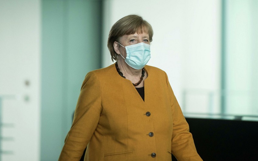 Angela Merkel Almaniya Bundestaqında dindirildi