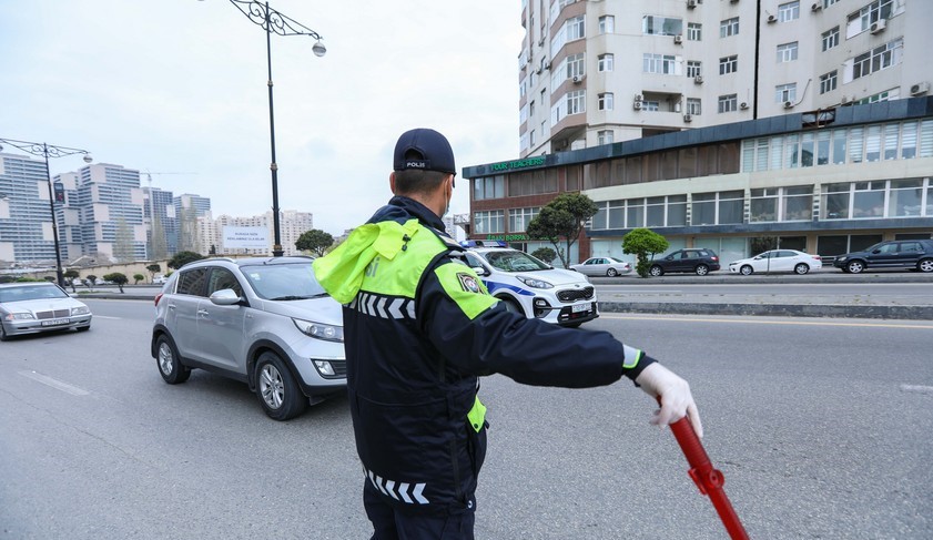 Polis saxladı, sürücü ülgüclə özünə xəsarət yetirdi