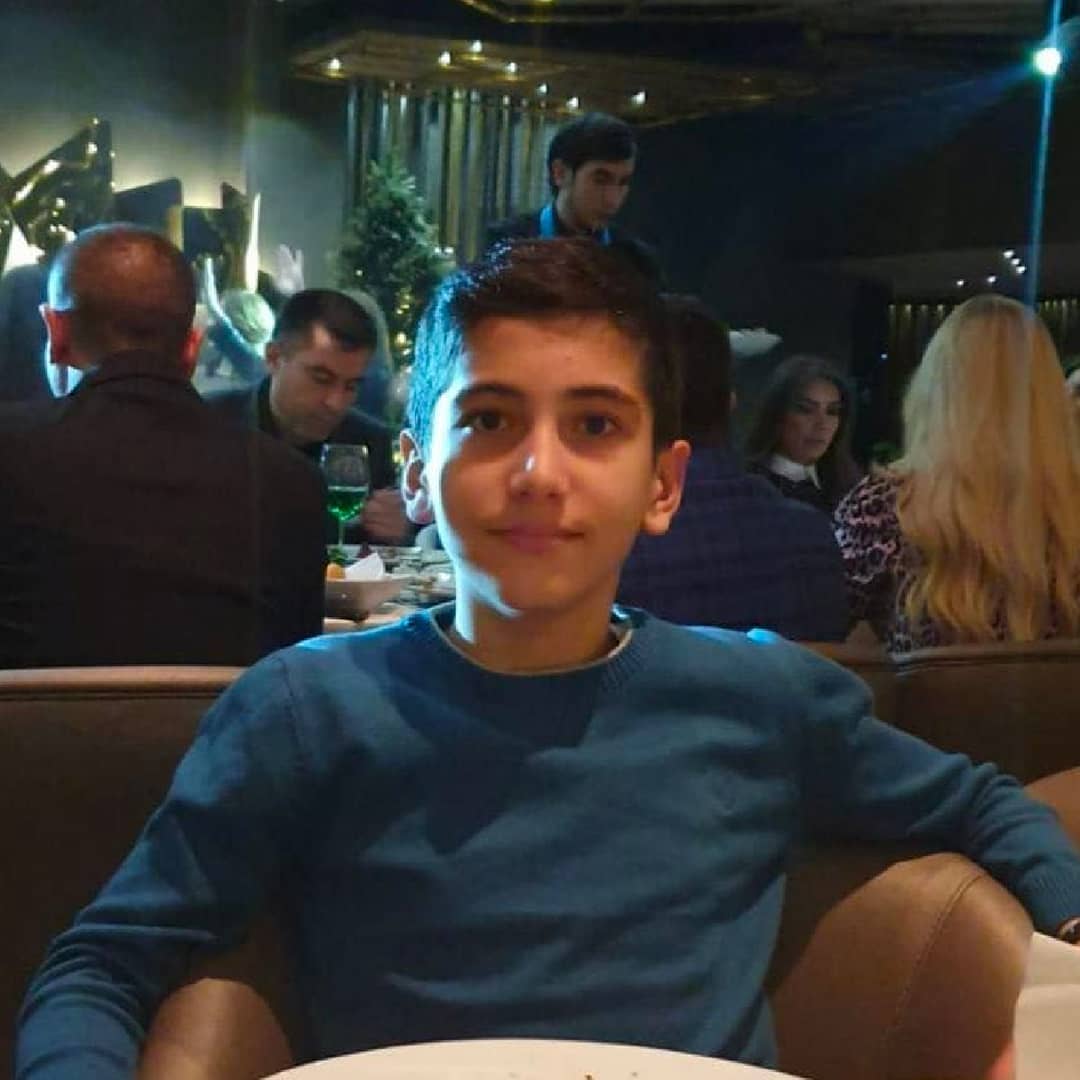 Başına daş piltəsi düşən 14 yaşlı yeniyetmə xəstəxanada vəfat etdi