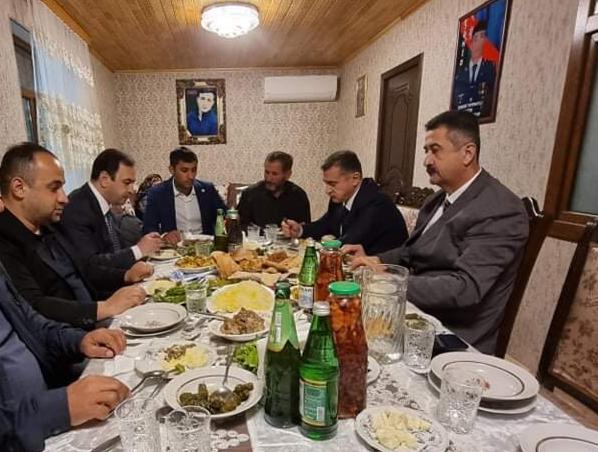 İsmayıllıda rayon rəhbəri və millət vəkili iftarını şəhid ailəsi ilə açıb - FOTO