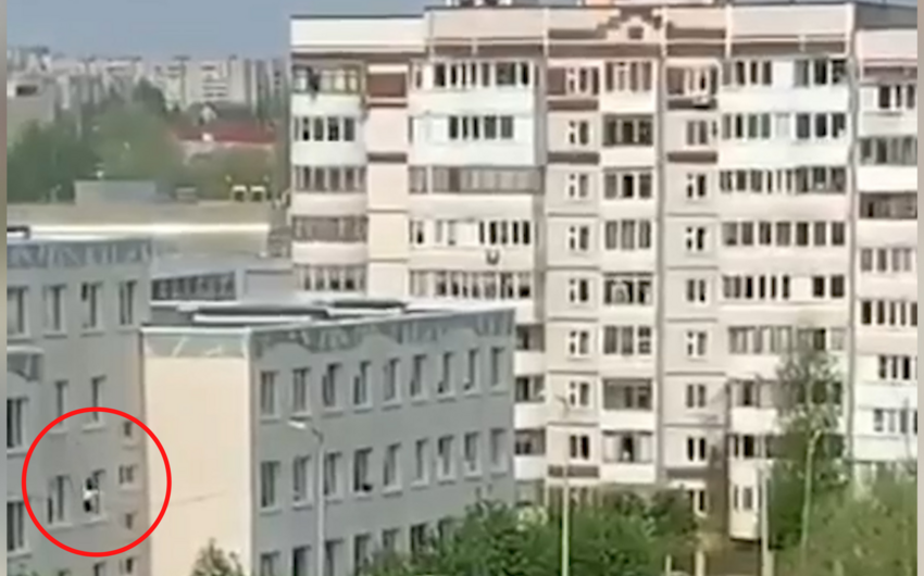 Kazandakı atışmada şagirdlər özlərini məktəbin pəncərələrindən atdılar - VİDEO