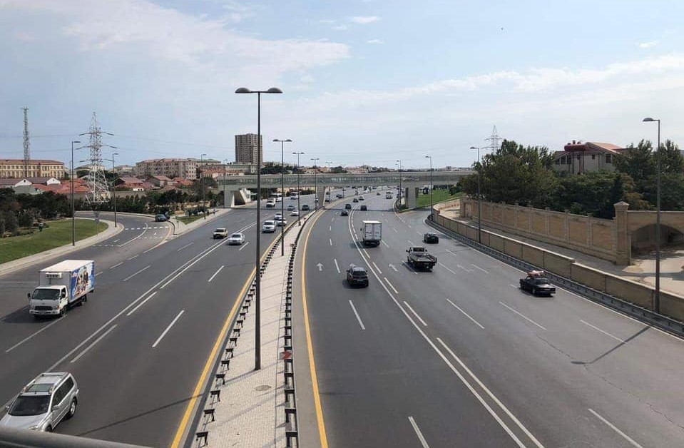 Bakıda bəzi yollarda sürət həddi endiriləcək