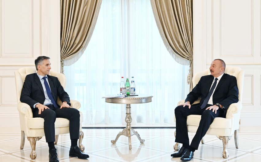 Azərbaycan Prezidenti “Signify” şirkətinin nümayəndələrini qəbul edib