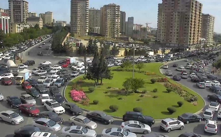 Paytaxtda güclü tıxac - Sürücülərin NƏZƏRİNƏ