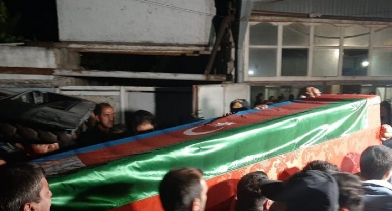 Kəlbəcərdə minaya düşərək həlak olan jurnalistin nəşi Bakıya gətirildi - FOTO