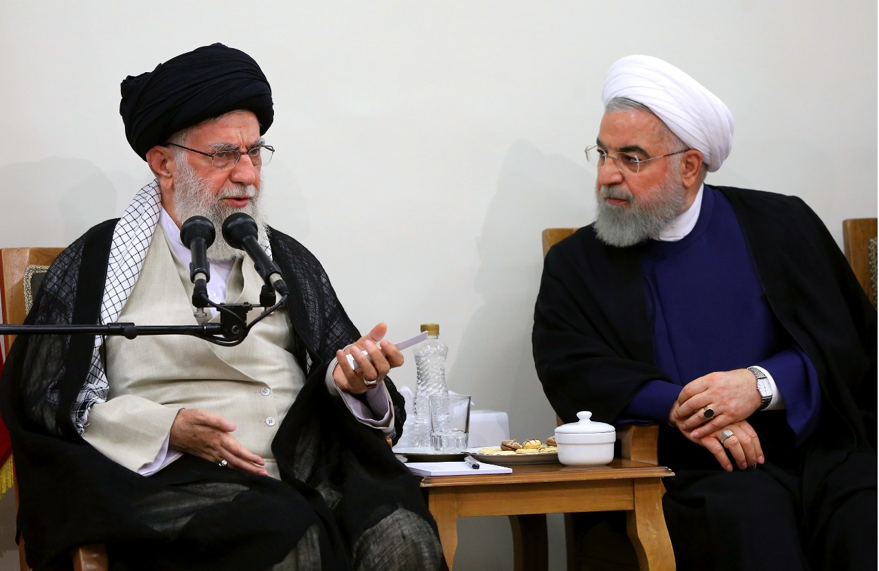 Həsən Ruhani ayətullahlara qarşı: Kriptovalyutanı dəstəklədi