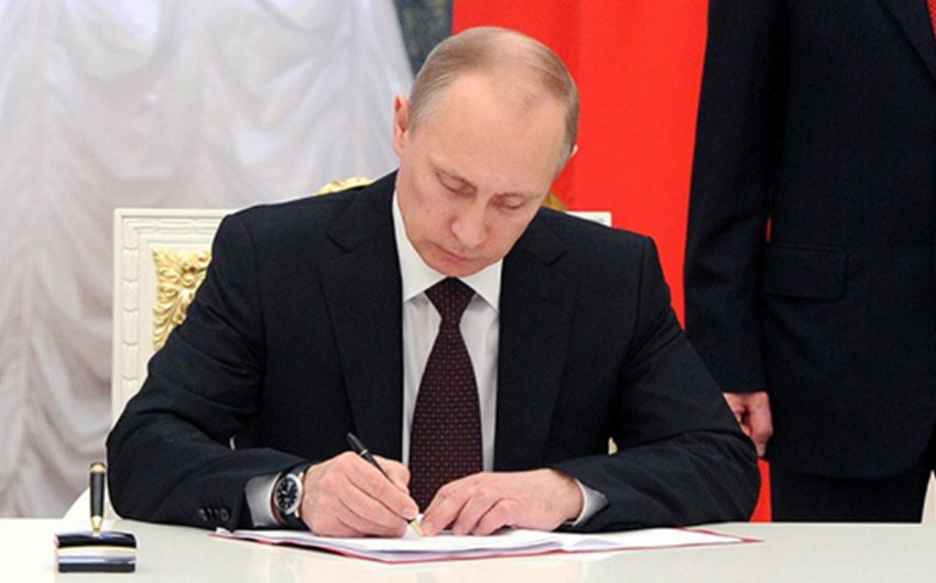 Putin 56 nəfərə general rütbəsi verdi