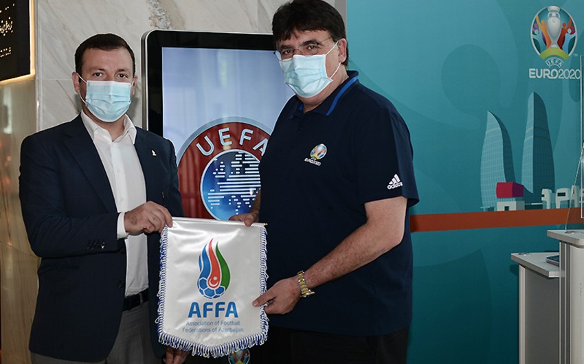 Elxan Məmmədov UEFA-nın baş katibi ilə görüşdü