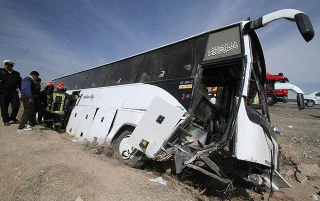 İranda jurnalistləri daşıyan avtobus qəzaya uğradı - Üç ölü, 13 yaralı