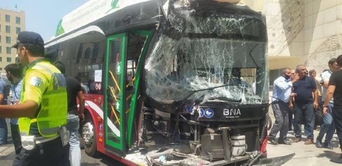 Bakıda avtobuslar qəzaya uğradı - VİDEO