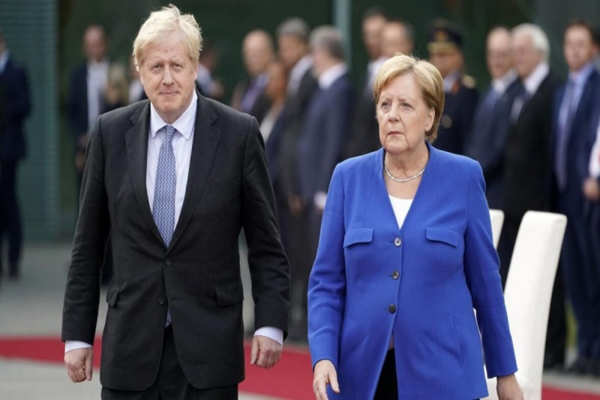 Boris Conson Angela Merkellə görüşdü