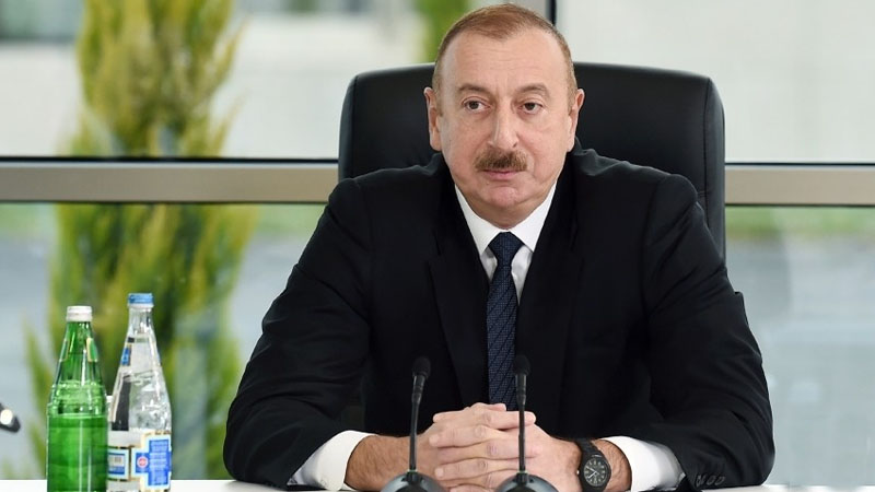 Prezident Rafiq Nəsirova ev hədiyyə etdi - FOTO
