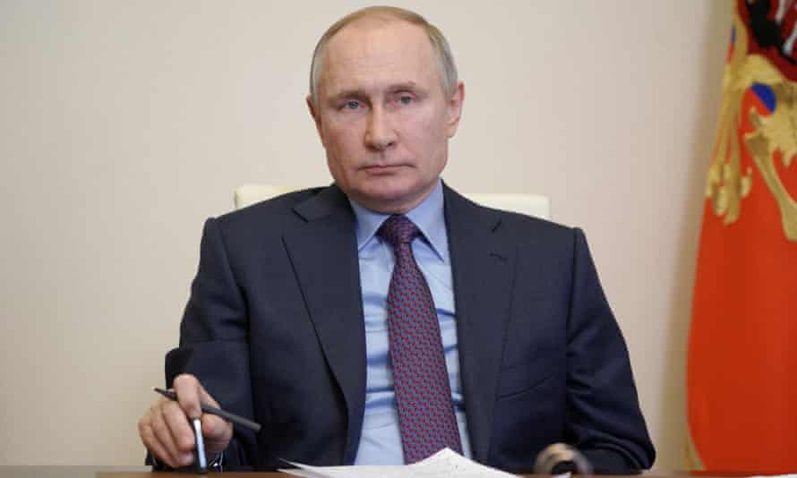 Putin Ukrayna haqqında yazdı - “Biz vahid xalqıq” 