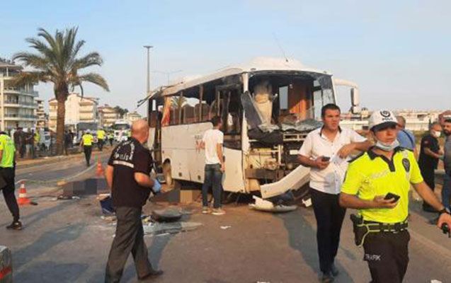 Antalyada rus turistləri daşıyan avtobus aşdı - Ölənlər və yaralananlar var